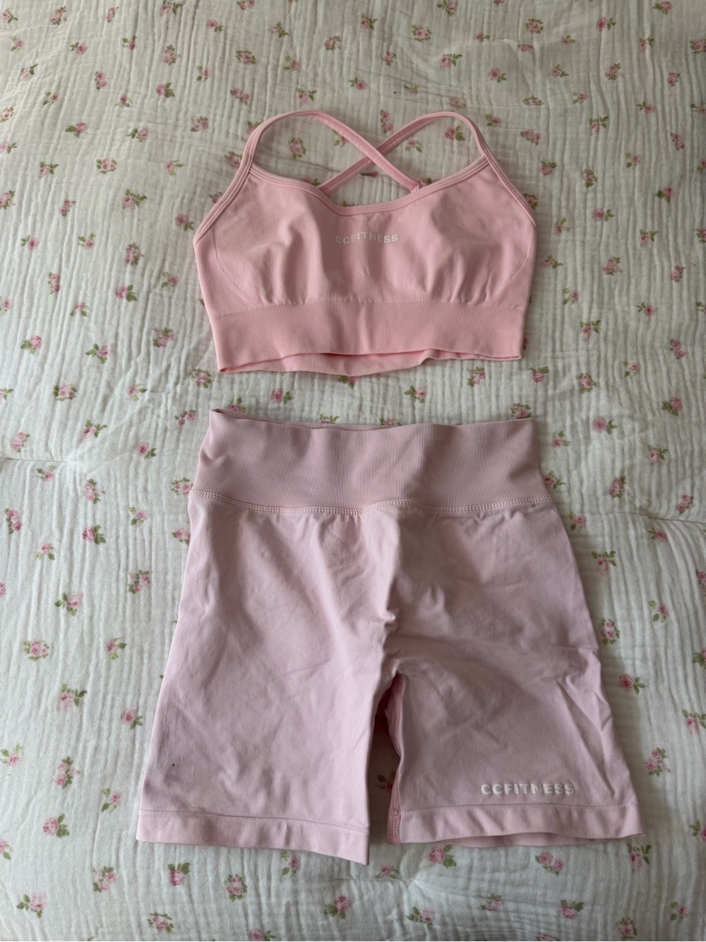 Women’s Pink Seamless Sports Bra and Biker Shorts Set